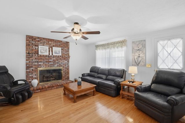 54 Sagamore Road, Seekonk, MA 02771