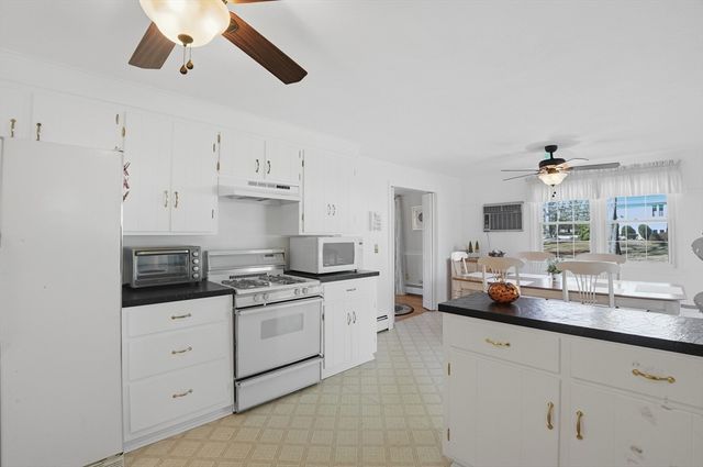 54 Sagamore Road, Seekonk, MA 02771