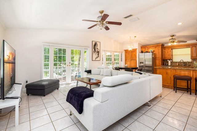 S 125 Rolling Hill Road, Plantation Key, FL 33070