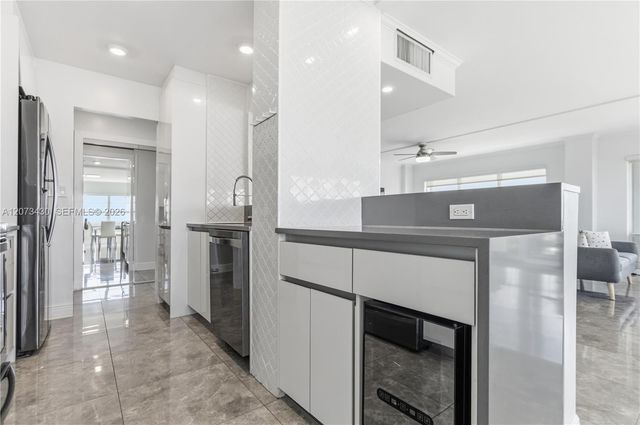 340 Sunset Drive 1210, Fort Lauderdale, FL 33301