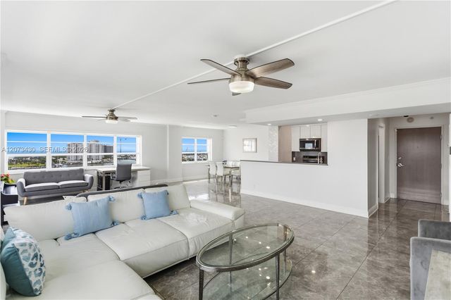 340 Sunset Drive 1210, Fort Lauderdale, FL 33301