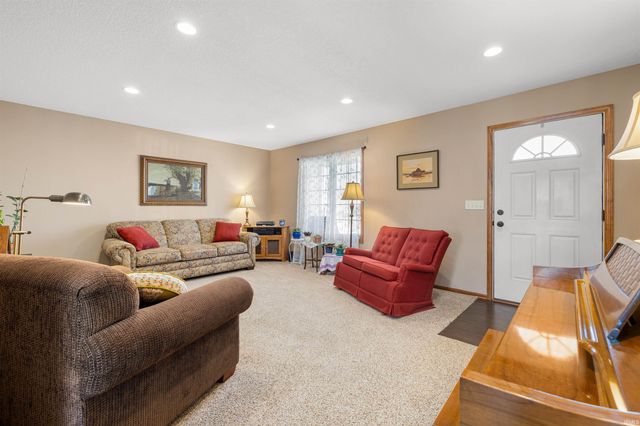 686 Puttman Place, Roanoke, IN 46783