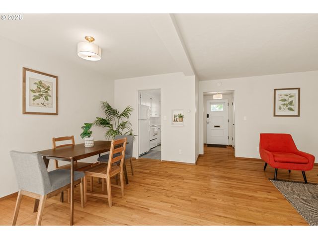 6918 Ne HANCOCK St, Portland, OR 97213