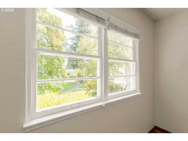 6918 Ne HANCOCK St, Portland, OR 97213