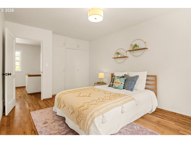 6918 Ne HANCOCK St, Portland, OR 97213