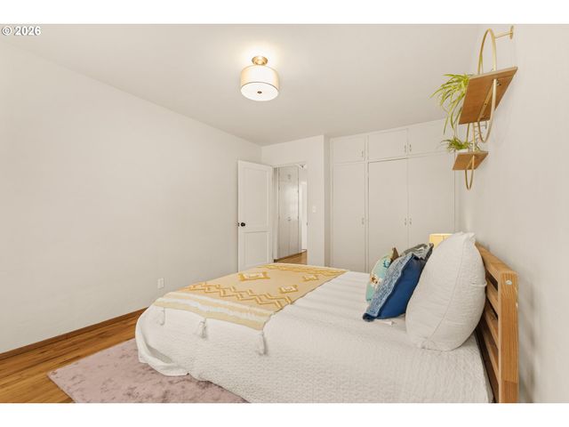 6918 Ne HANCOCK St, Portland, OR 97213