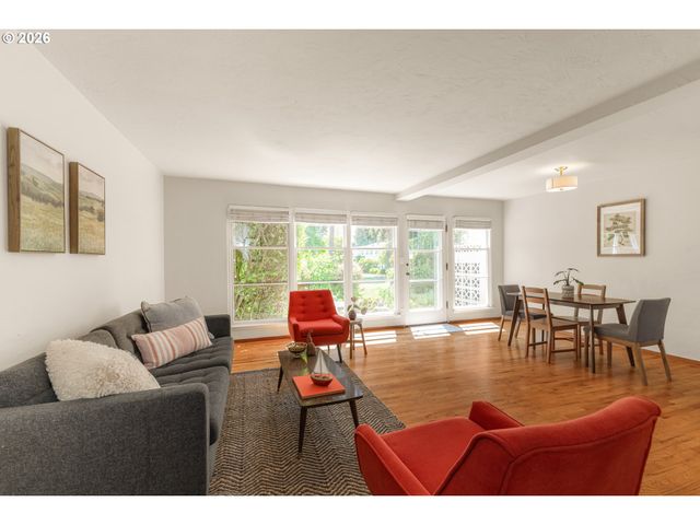 6918 Ne HANCOCK St, Portland, OR 97213