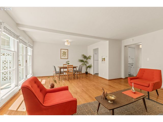 6918 Ne HANCOCK St, Portland, OR 97213