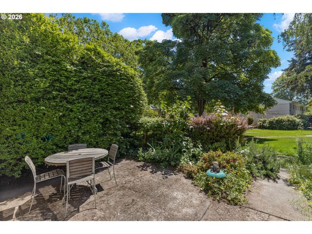 6918 Ne HANCOCK St, Portland, OR 97213