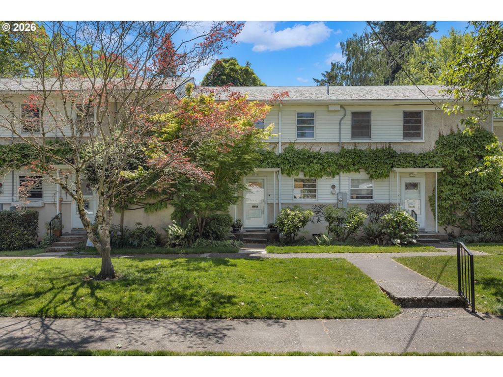 6918 Ne HANCOCK St, Portland, OR 97213