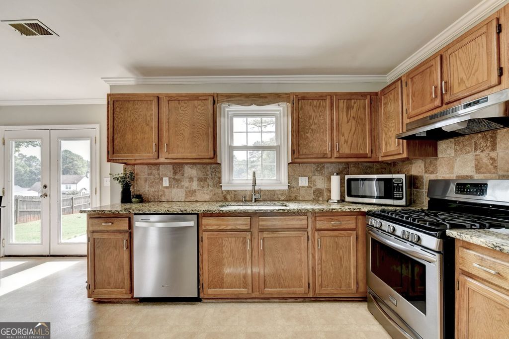 820 Meadowsong Circle, Lawrenceville, GA 30043 — photo 4
