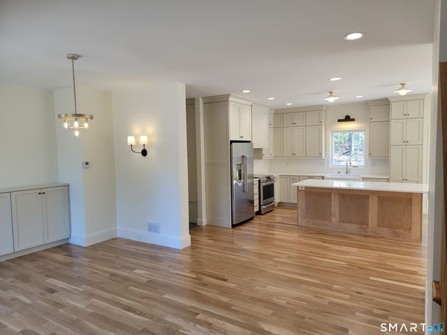 963 High Road, Berlin, CT 06037