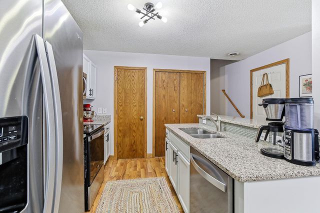 6458 158th Street W 361, Apple Valley, MN 55124
