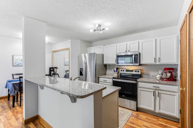 6458 158th Street W 361, Apple Valley, MN 55124