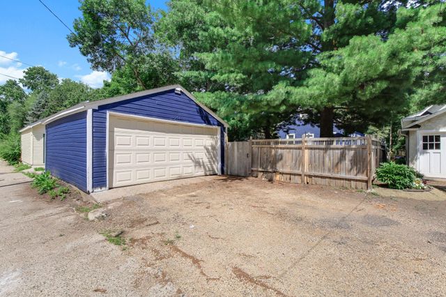 3230 38th Avenue S, Minneapolis, MN 55406