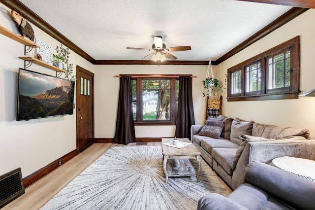 3230 38th Avenue S, Minneapolis, MN 55406