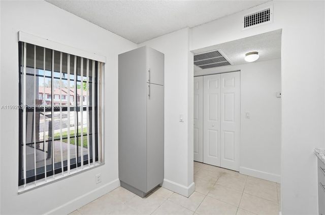 2376 NW 89th Dr 2376, Coral Springs, FL 33065