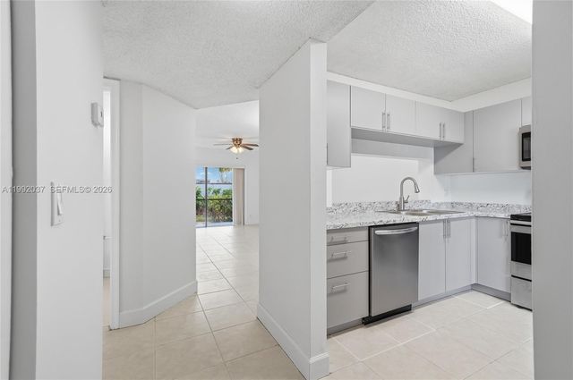2376 NW 89th Dr 2376, Coral Springs, FL 33065
