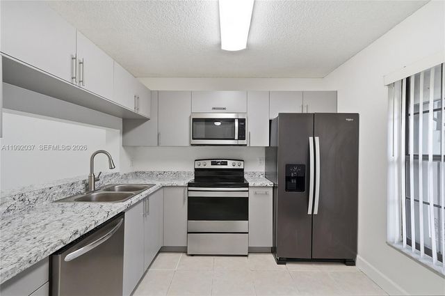 2376 NW 89th Dr 2376, Coral Springs, FL 33065