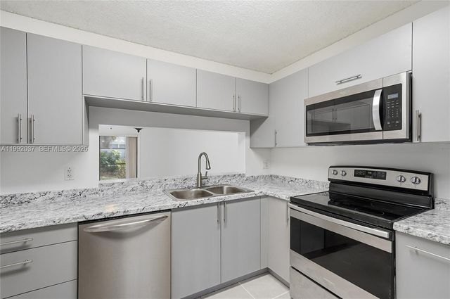 2376 NW 89th Dr 2376, Coral Springs, FL 33065