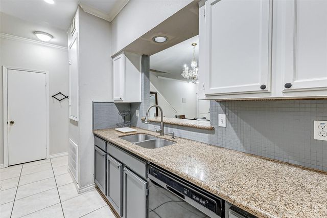 17421 Red Oak Drive 7421, Houston, TX 77090