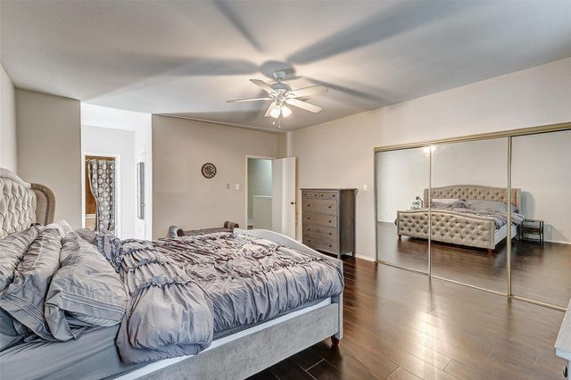 17421 Red Oak Drive 7421, Houston, TX 77090