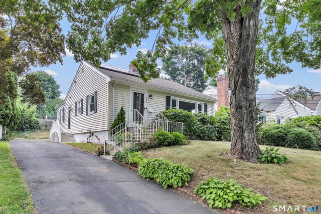 215 Bennett Street, Fairfield, CT 06825