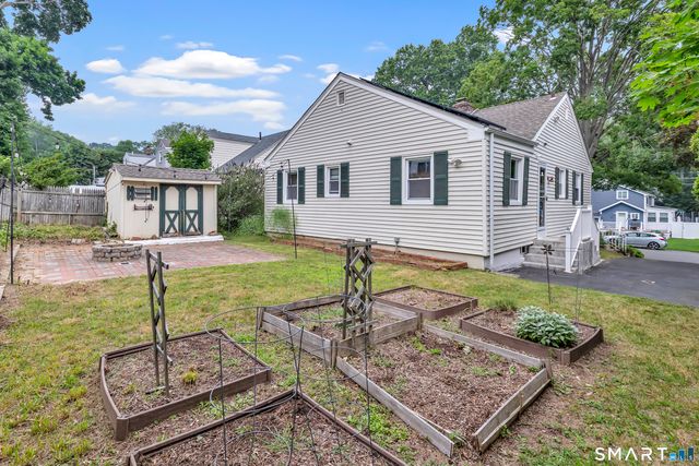 215 Bennett Street, Fairfield, CT 06825