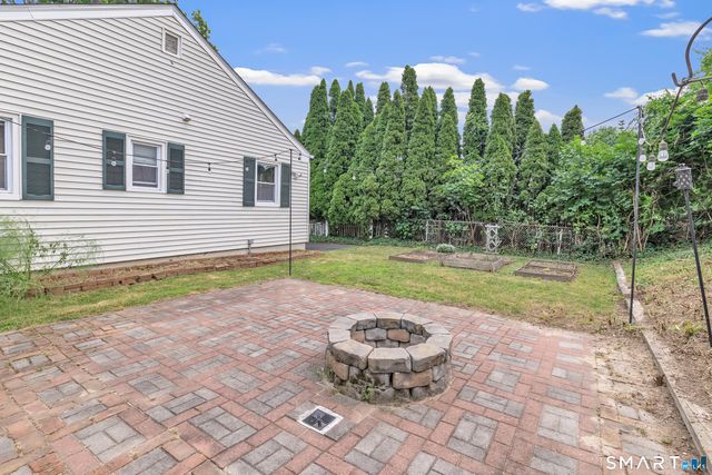 215 Bennett Street, Fairfield, CT 06825