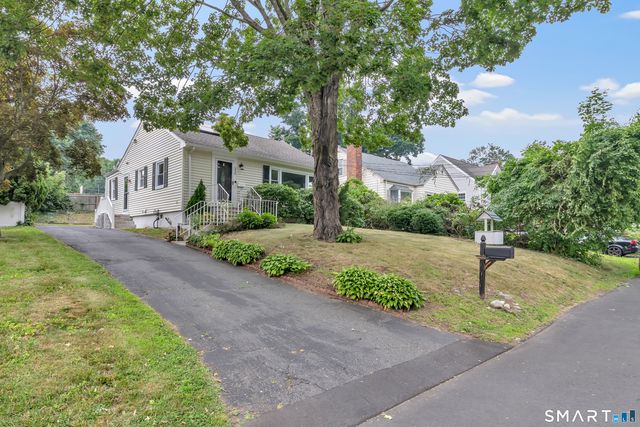 215 Bennett Street, Fairfield, CT 06825