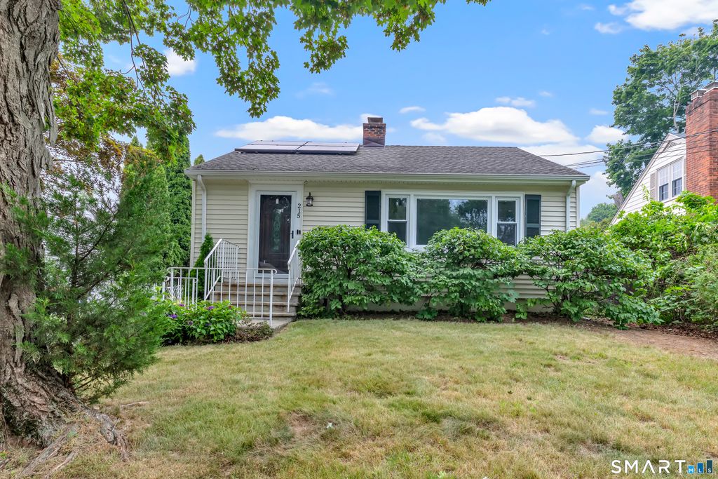 215 Bennett Street, Fairfield, CT 06825