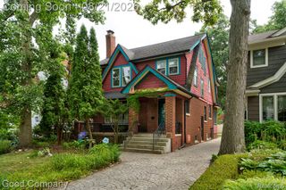 23 Hanover Road, Pleasant Ridge, MI 48069