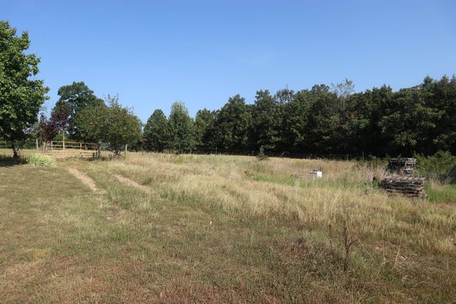 633 Hwy 289 S, Salem, AR 72576