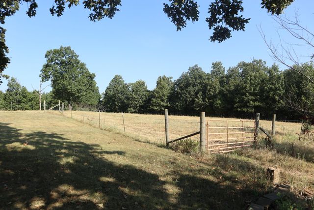 633 Hwy 289 S, Salem, AR 72576