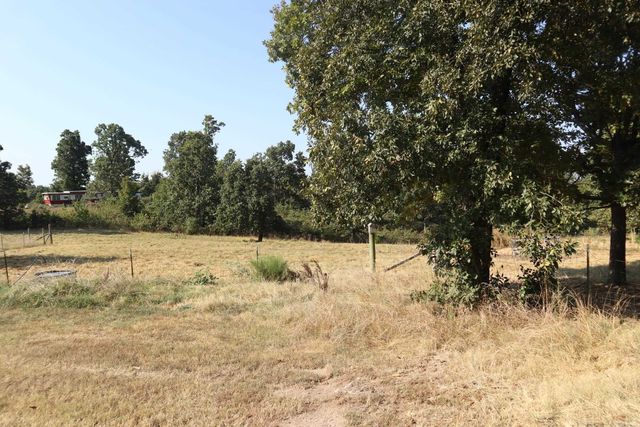 633 Hwy 289 S, Salem, AR 72576