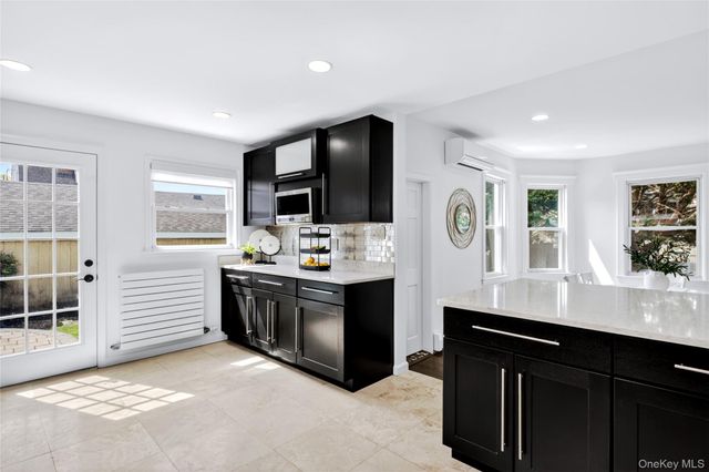 12 Belleview Avenue, Port Washington, NY 11050