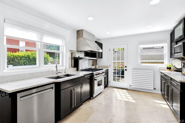 12 Belleview Avenue, Port Washington, NY 11050