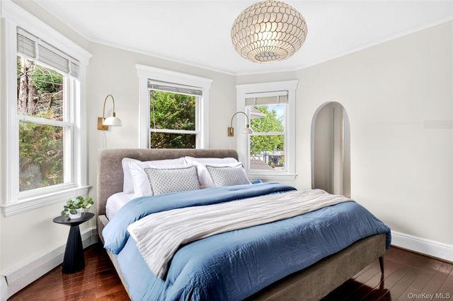 12 Belleview Avenue, Port Washington, NY 11050