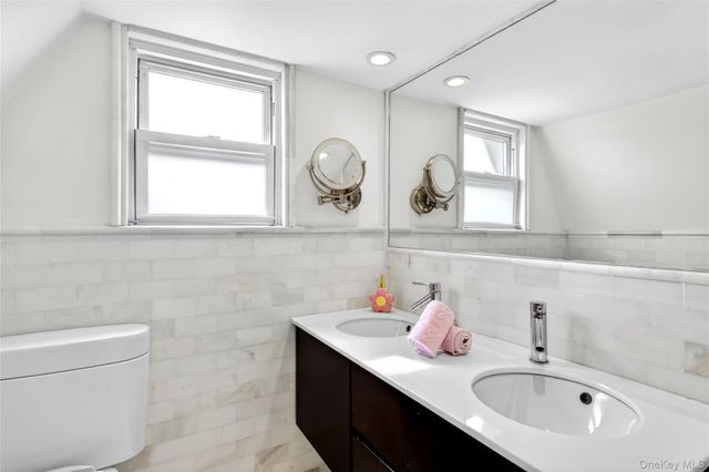 12 Belleview Avenue, Port Washington, NY 11050