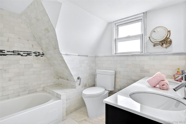 12 Belleview Avenue, Port Washington, NY 11050