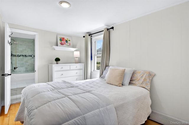 12 Belleview Avenue, Port Washington, NY 11050