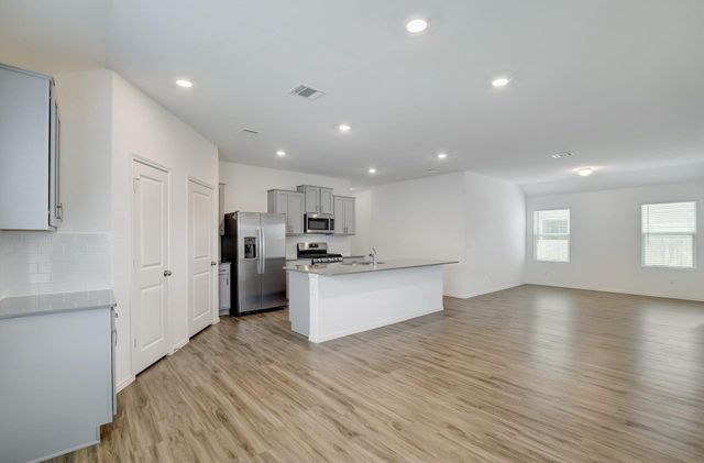 190 Crystal River RD, Kyle, TX 78640