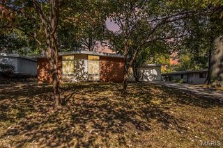 13 Bayberry Lane, Sycamore Hills, MO 63033