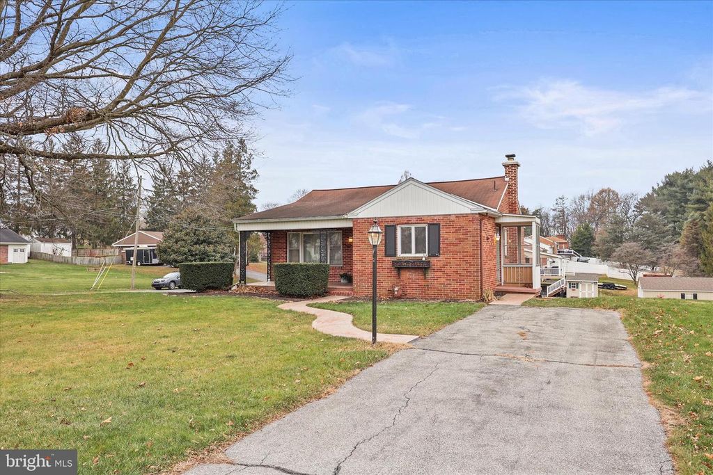 340 S CAMP ST, Red Lion, PA 17356