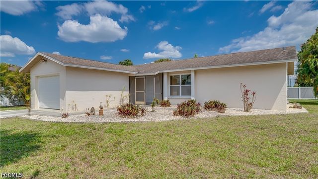 19 NE 20th PL, Cape Coral, FL 33909