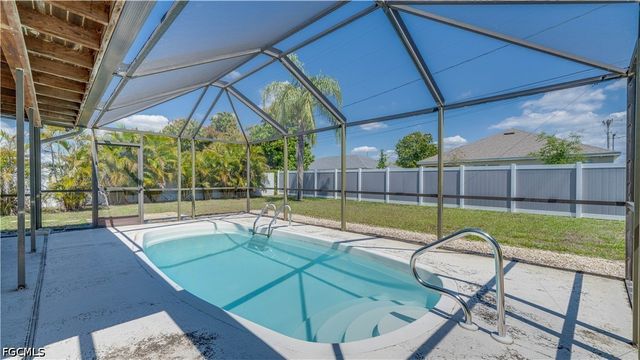 19 NE 20th PL, Cape Coral, FL 33909
