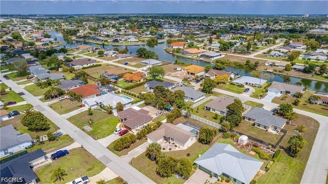 19 NE 20th PL, Cape Coral, FL 33909