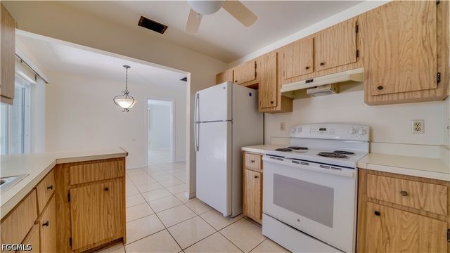 19 NE 20th PL, Cape Coral, FL 33909