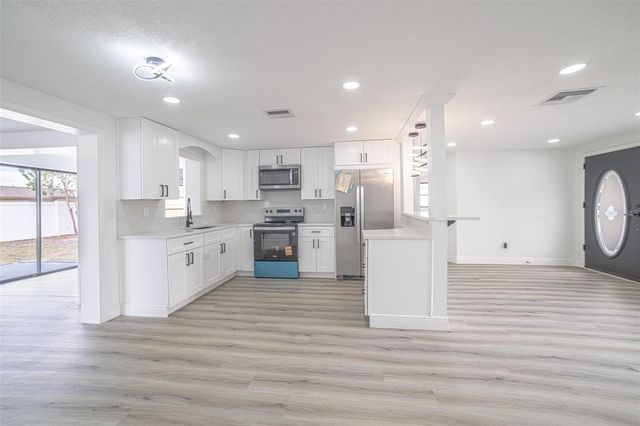 7303 OAK CREST DRIVE, Port Richey, FL 34668