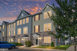 9711 CEDARMASS CIR, Fredericksburg, VA 22408